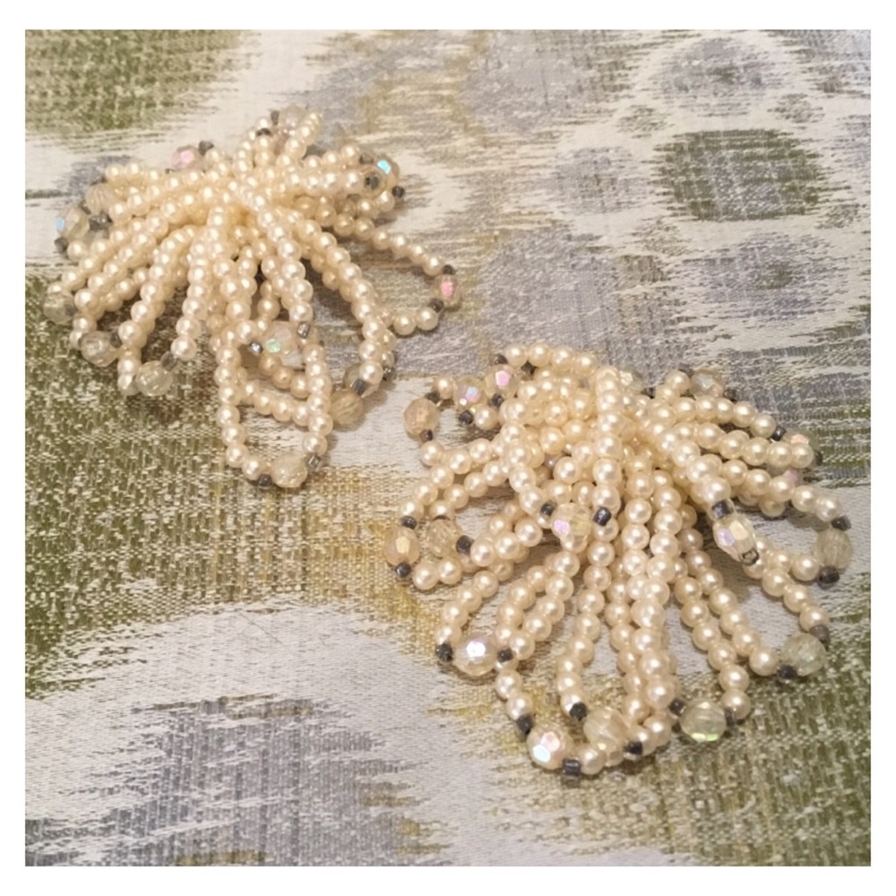 Beautiful Fluffy Pearl Clip Style Earrings
